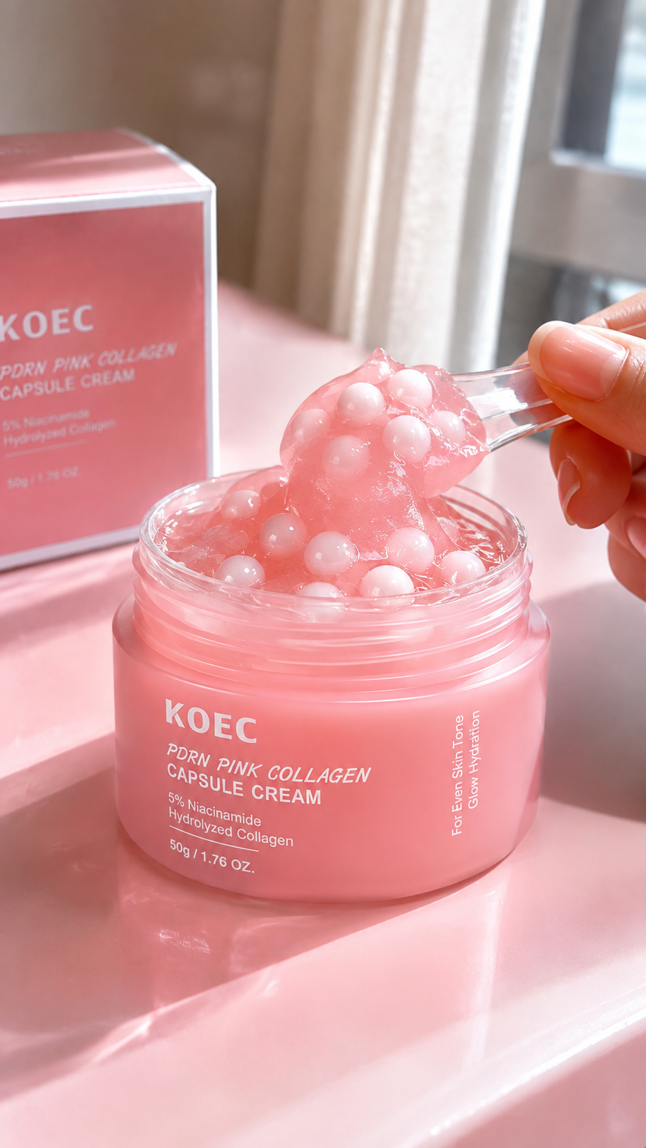 KOEC PDRN Pink Collagen Capsule Cream - bote con caja y cuchara con la textura jelly